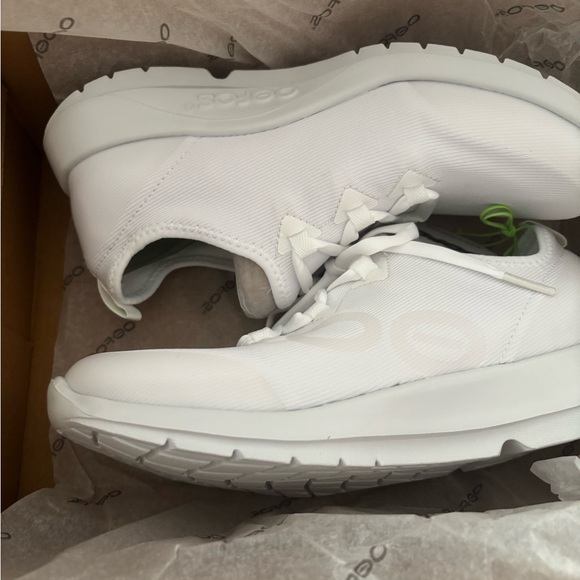 NIB OOFOS OOMG 8.5 - Picture 3 of 4